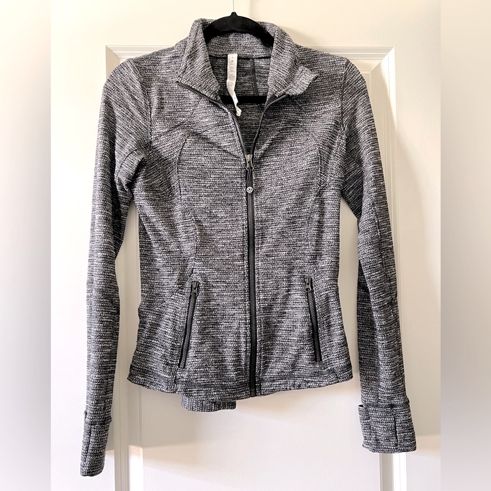 Lululemon Black & White Forme Jacket Size 4 CA 35801 RN 106259 Full Zip